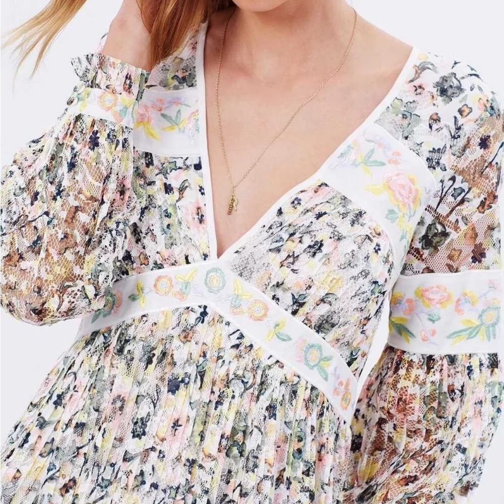Free People Cherry Blossom Dress Embroidered Lace Long Sleeve Pleated Size 2 - Picture 2 of 13